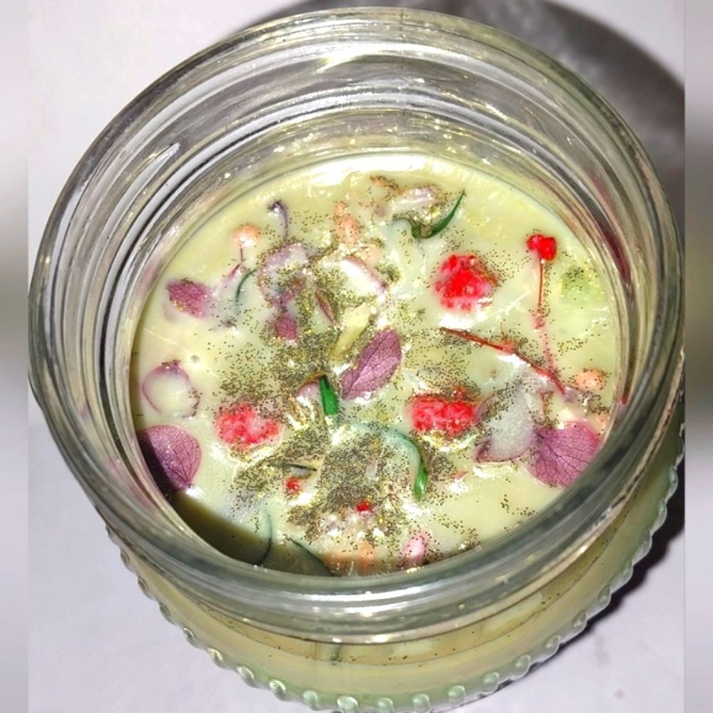 Hand crafted limited edition "Holiday fruit" dessert candle 16 oz